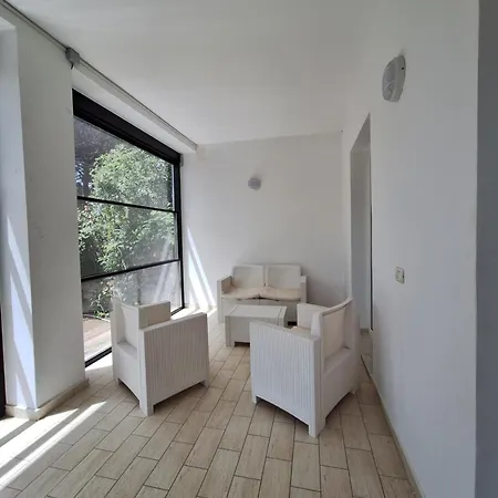 Apartment A&a *